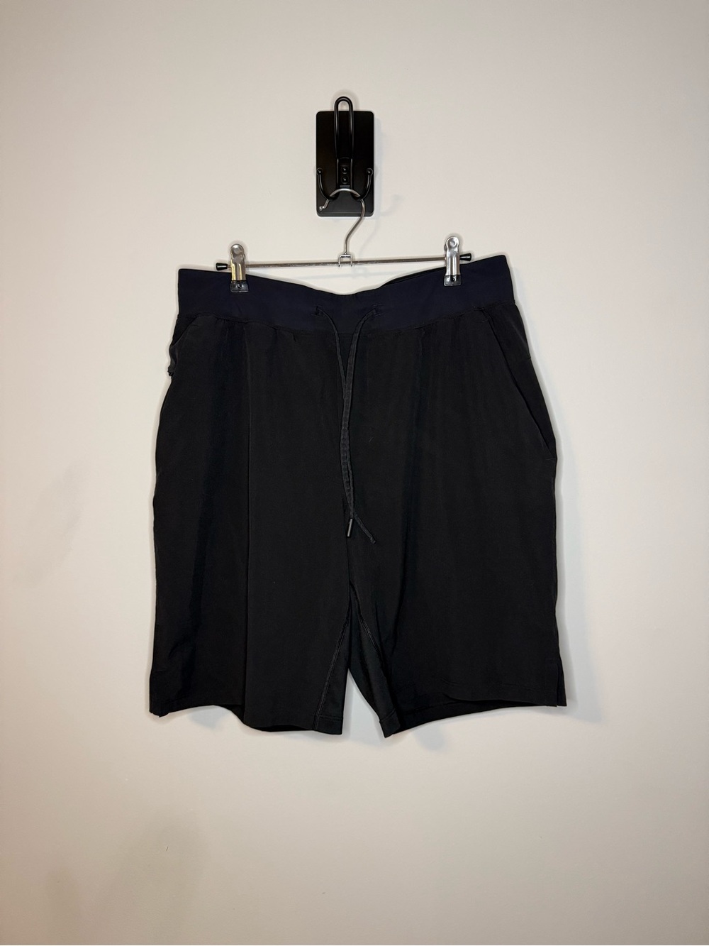 Men’s Lululemon T.H.E. Short 9" *Linerless Black Size L